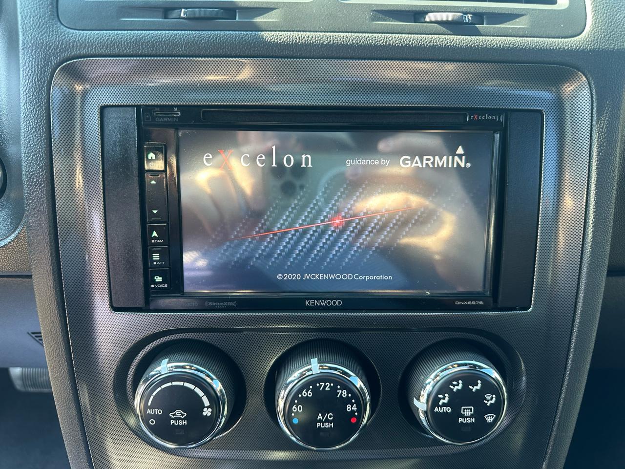 Dodge Challenger 2dr Cpe SXT Plus 2014