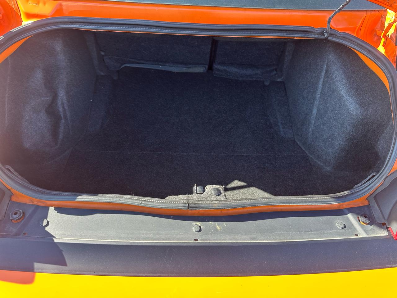 Dodge Challenger 2dr Cpe SXT Plus 2014