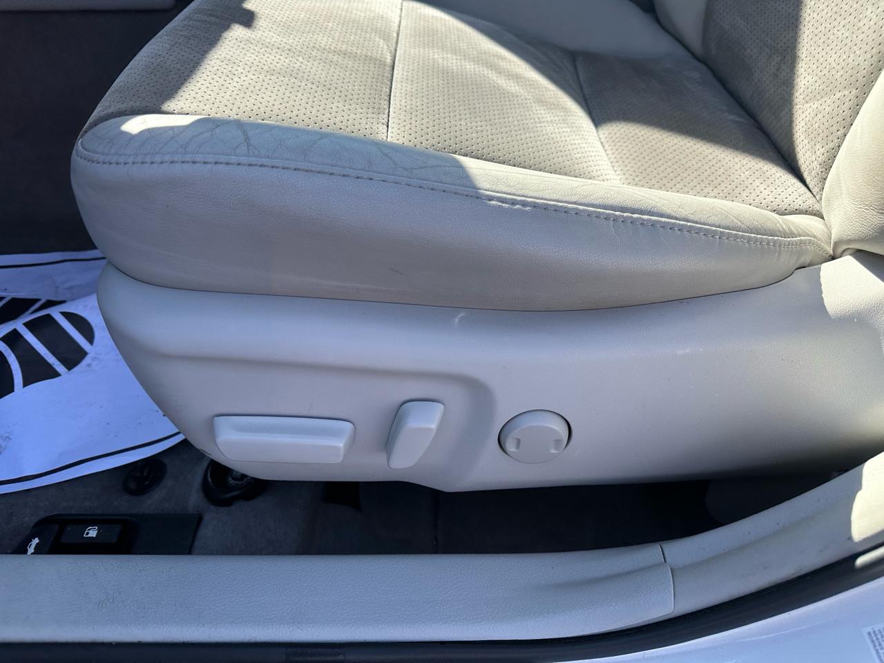 Toyota Camry Hybrid 4dr Sdn XLE (Natl) 2012