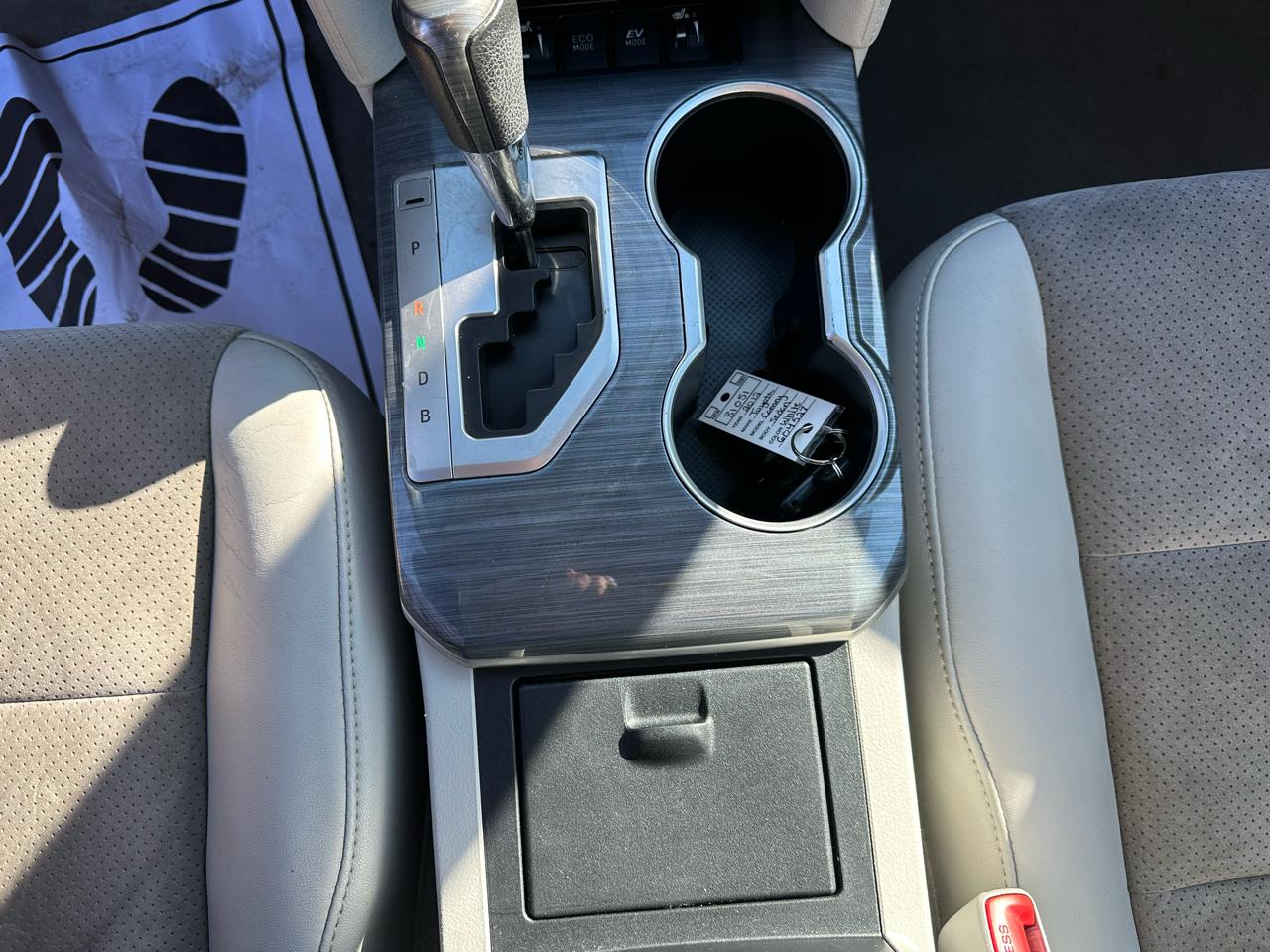 Toyota Camry Hybrid 4dr Sdn XLE (Natl) 2012