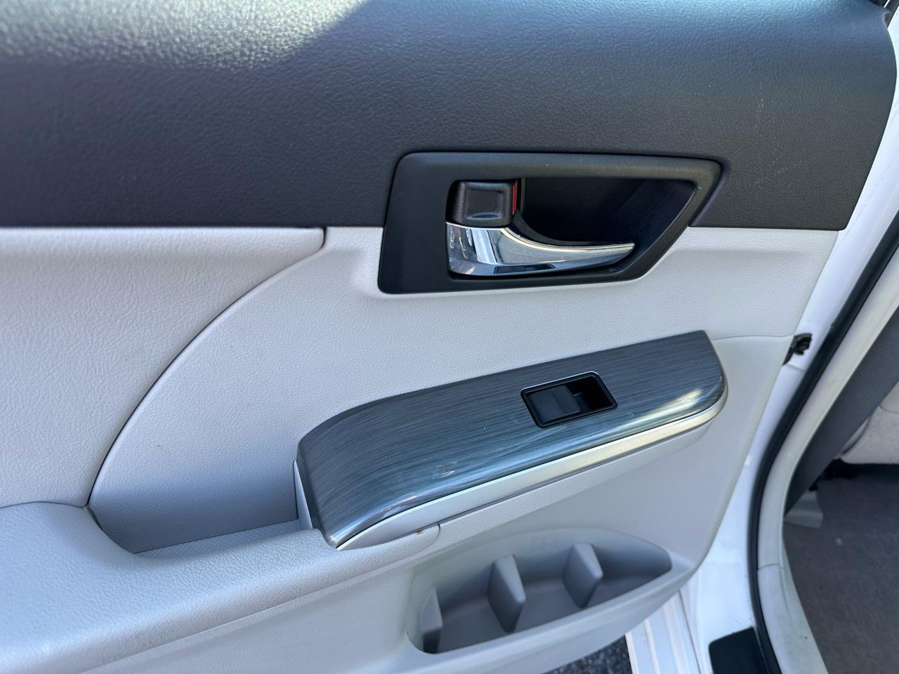 Toyota Camry Hybrid 4dr Sdn XLE (Natl) 2012