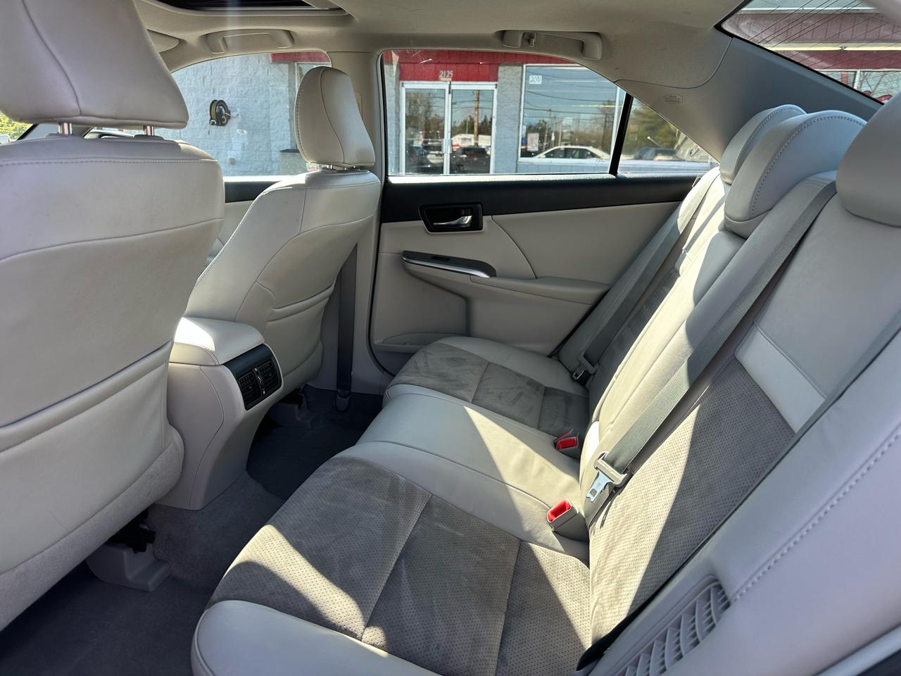 Toyota Camry Hybrid 4dr Sdn XLE (Natl) 2012