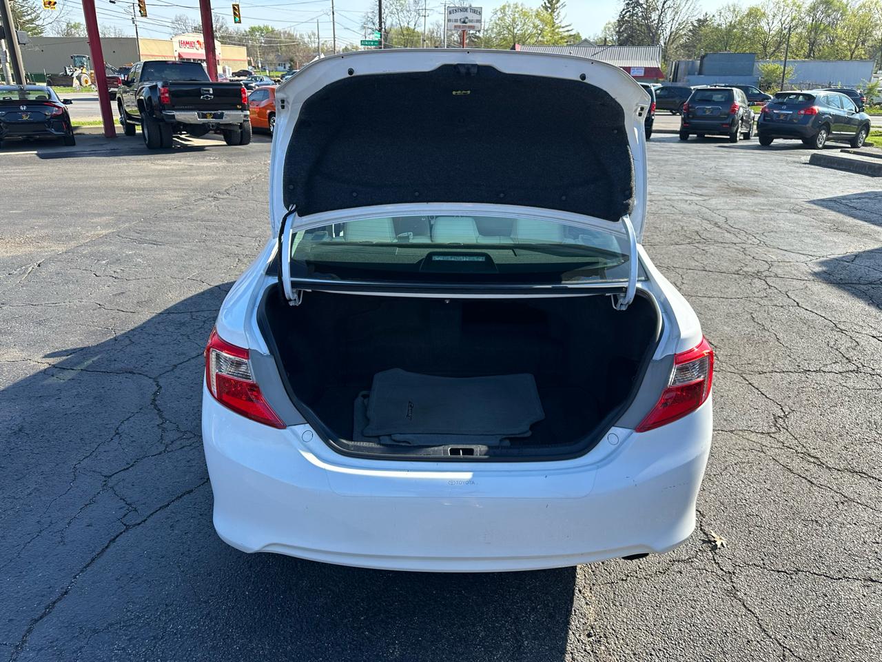 Toyota Camry Hybrid 4dr Sdn XLE (Natl) 2012