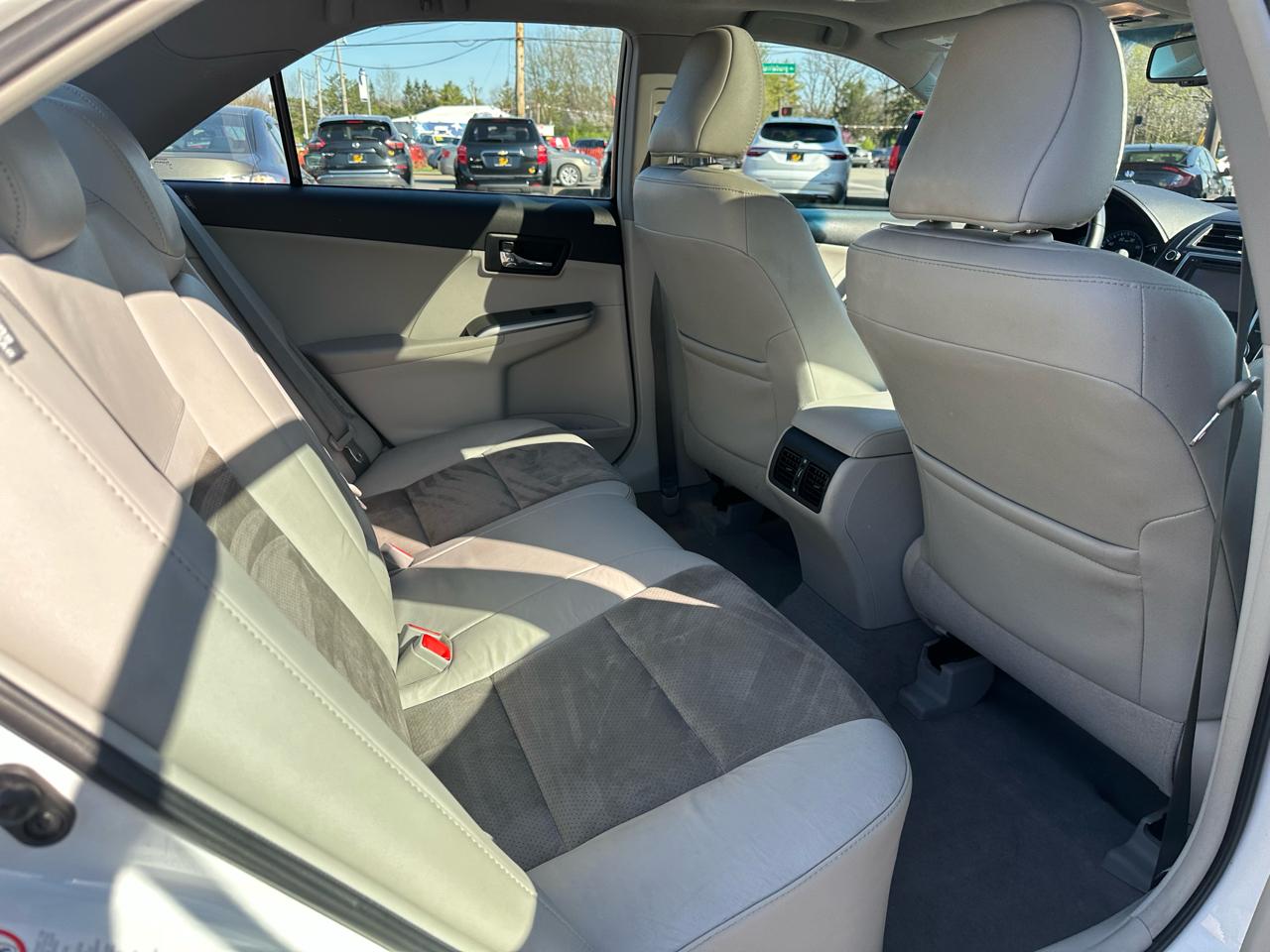 Toyota Camry Hybrid 4dr Sdn XLE (Natl) 2012