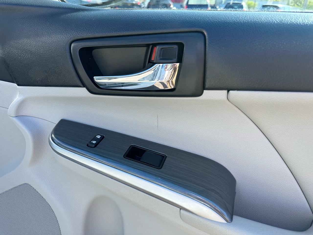 Toyota Camry Hybrid 4dr Sdn XLE (Natl) 2012