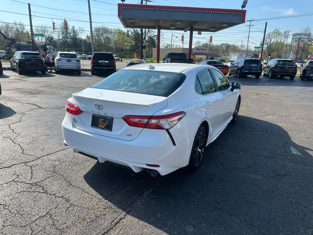 Toyota Camry SE Auto (Natl) 2020