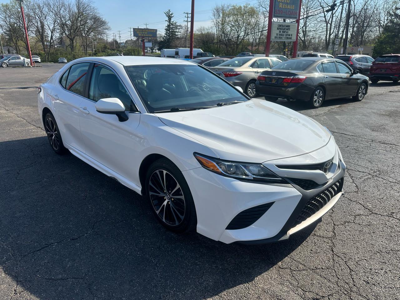 Toyota Camry SE Auto (Natl) 2020