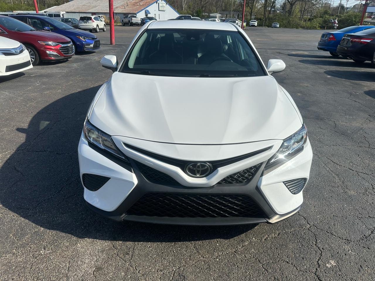 Toyota Camry SE Auto (Natl) 2020