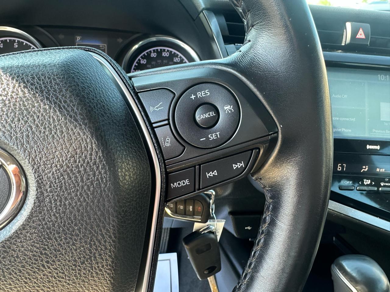 Toyota Camry SE Auto (Natl) 2020