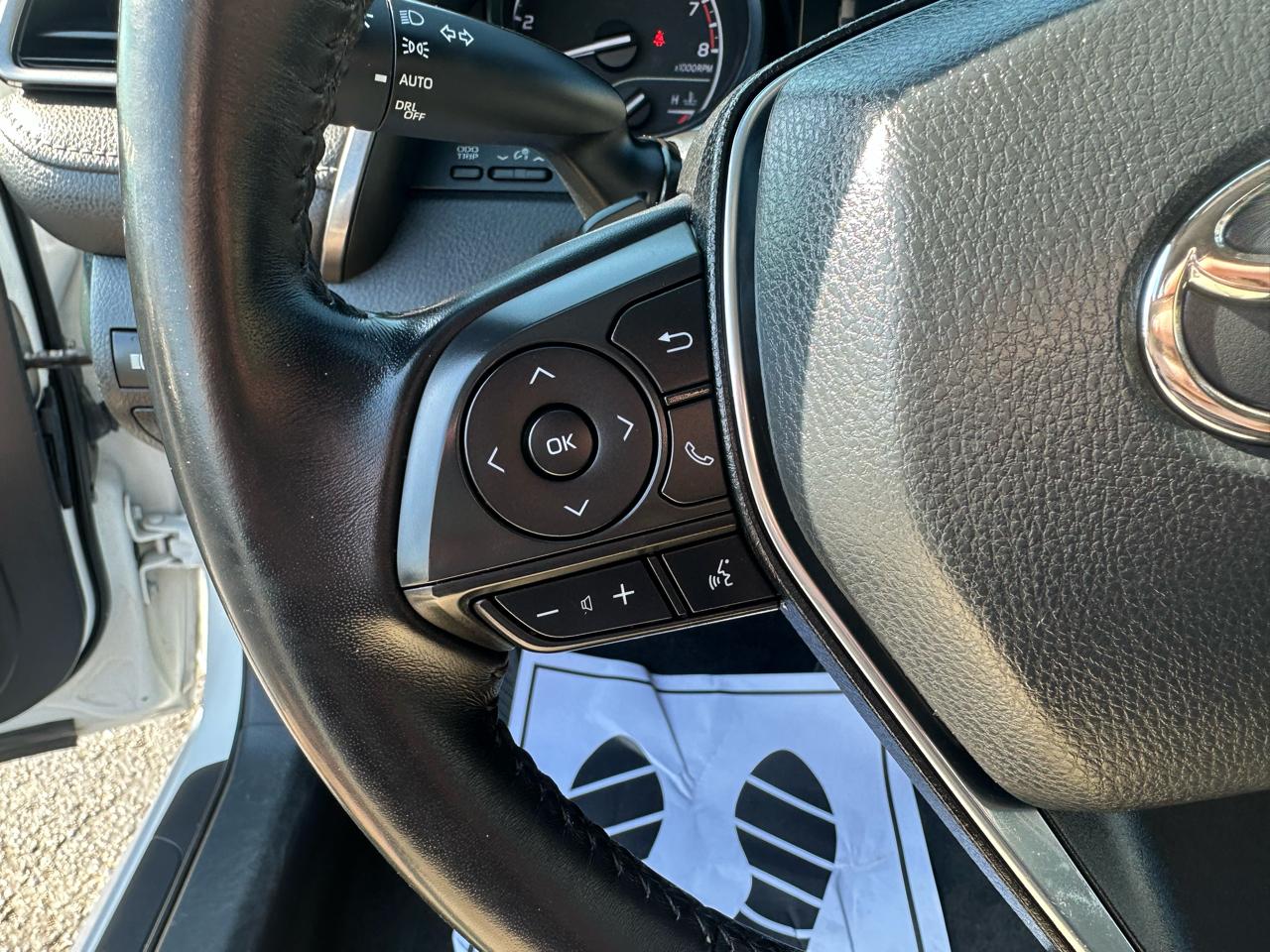 Toyota Camry SE Auto (Natl) 2020