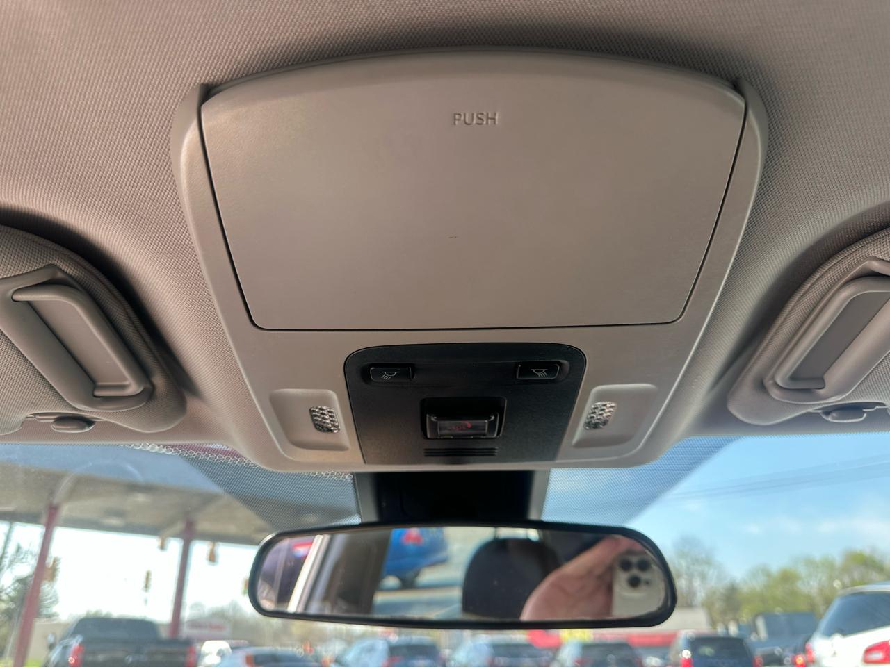 Toyota Camry SE Auto (Natl) 2020