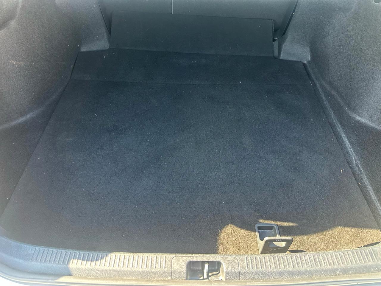 Toyota Camry SE Auto (Natl) 2020