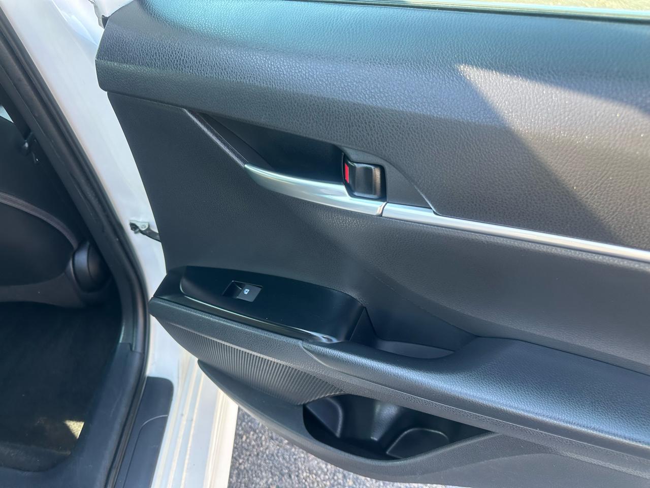 Toyota Camry SE Auto (Natl) 2020