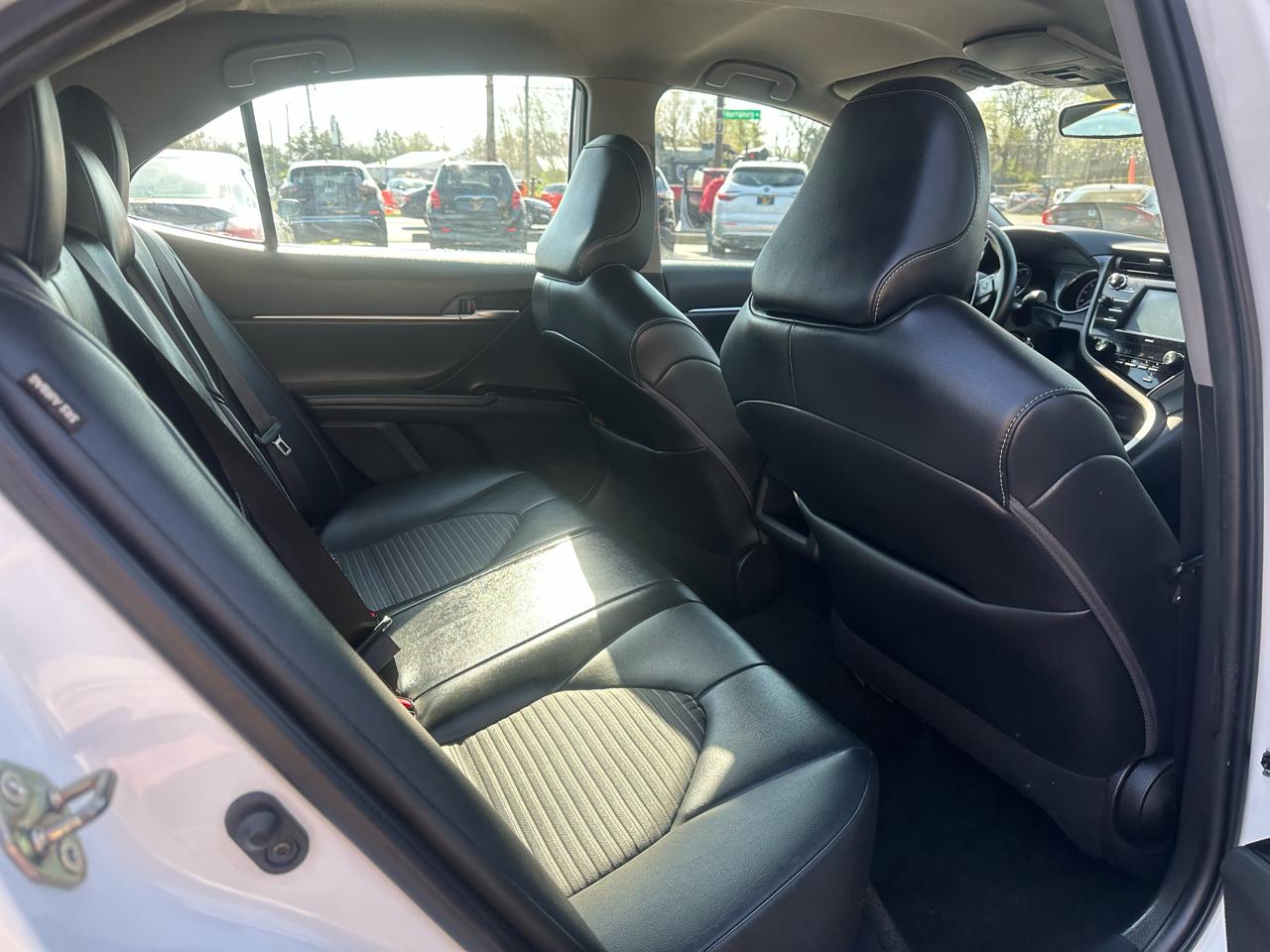 Toyota Camry SE Auto (Natl) 2020