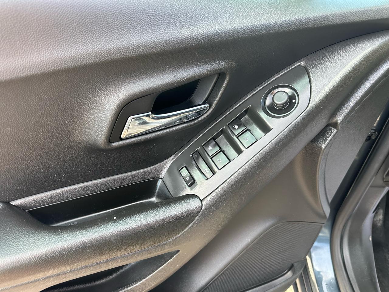 Chevrolet Trax FWD 4dr LT 2021