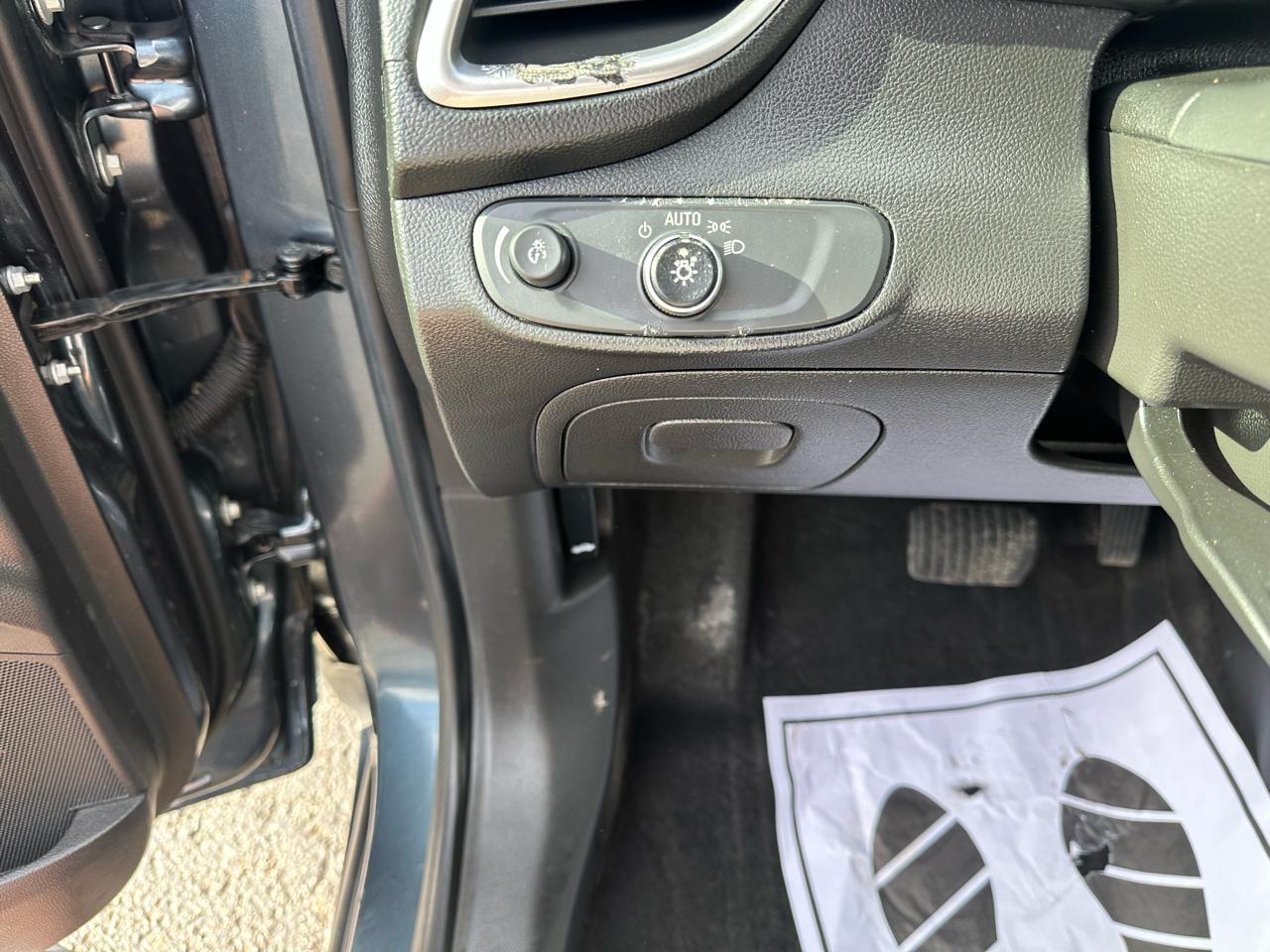 Chevrolet Trax FWD 4dr LT 2021