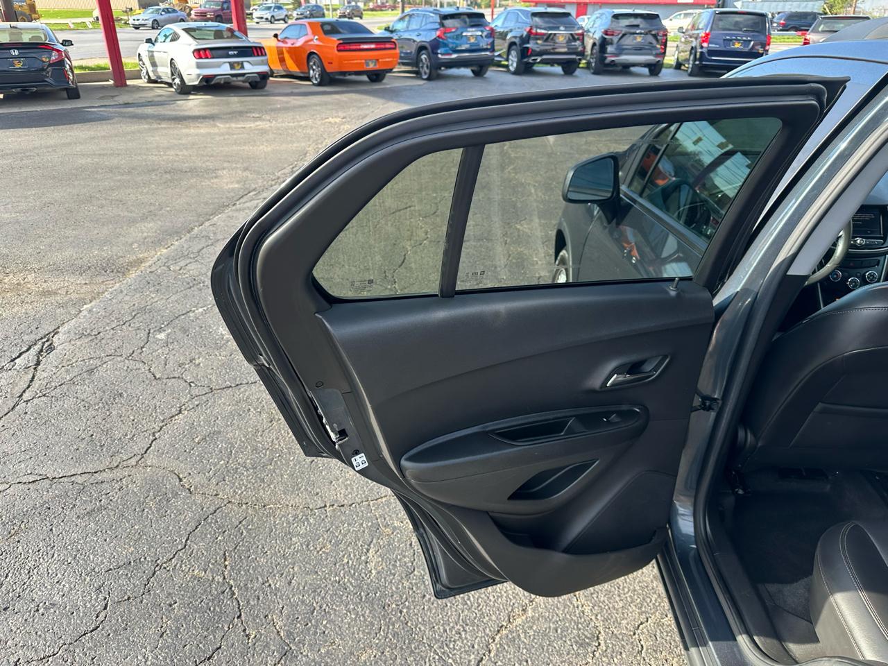 Chevrolet Trax FWD 4dr LT 2021