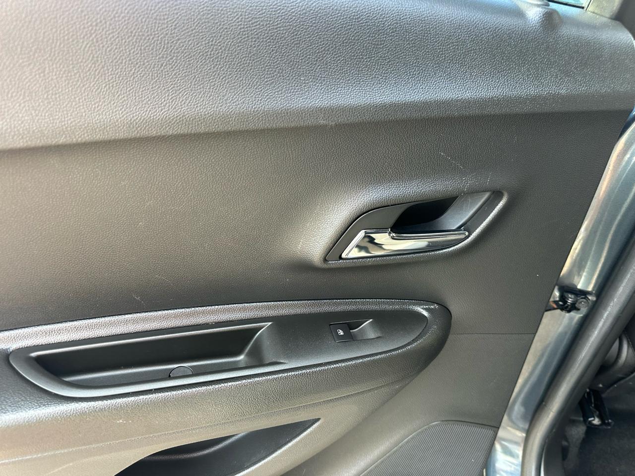 Chevrolet Trax FWD 4dr LT 2021