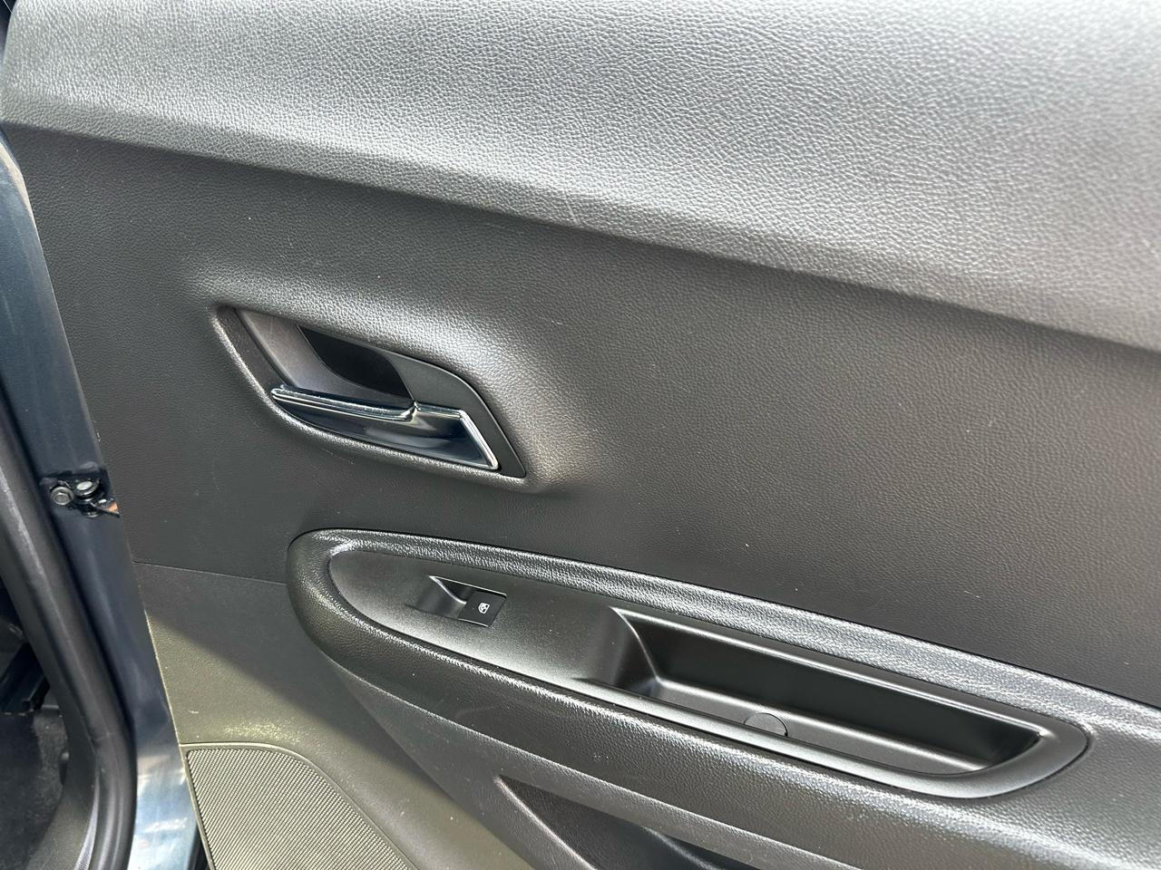 Chevrolet Trax FWD 4dr LT 2021