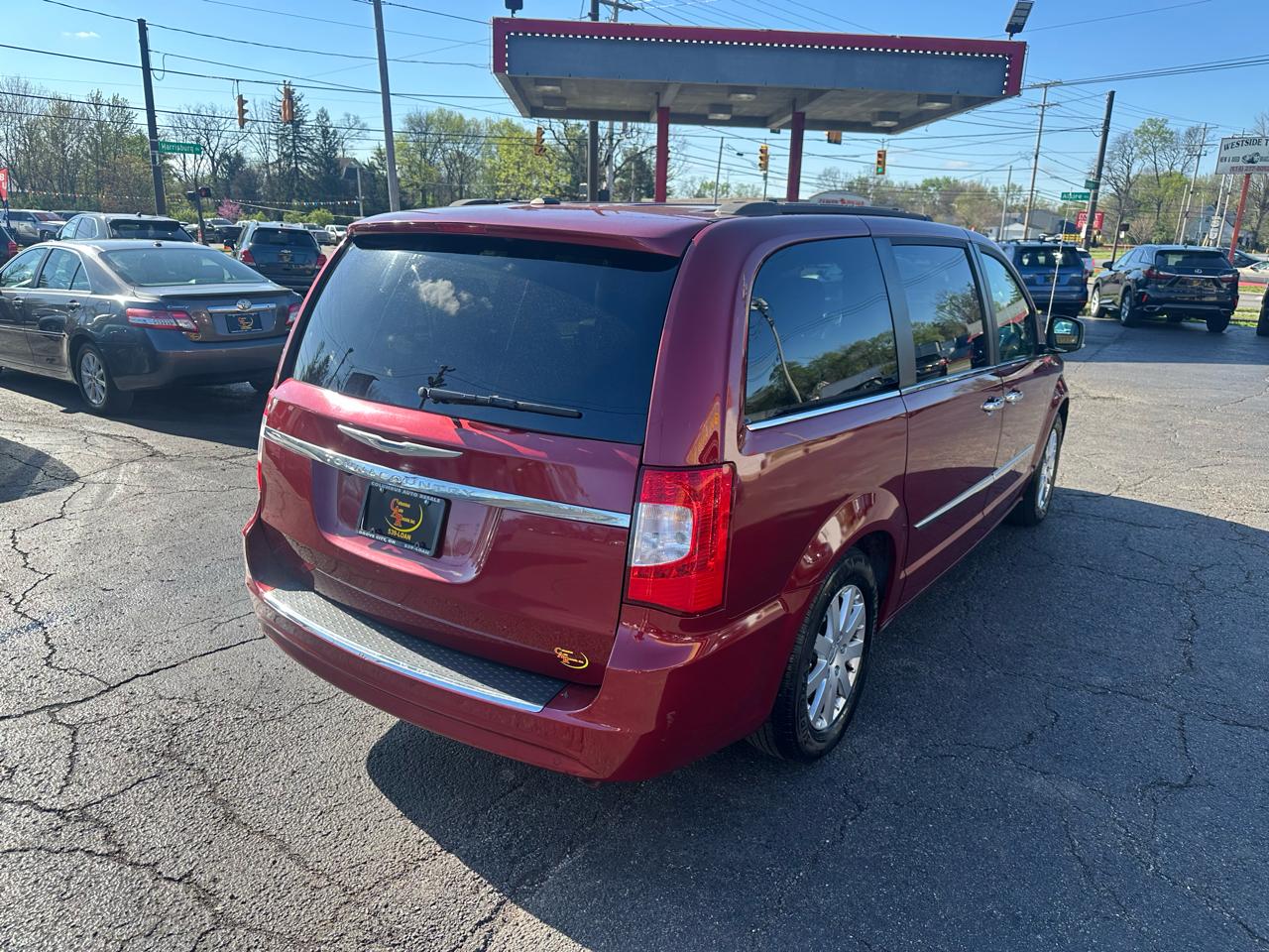 Chrysler Town & Country 4dr Wgn Touring-L 2012
