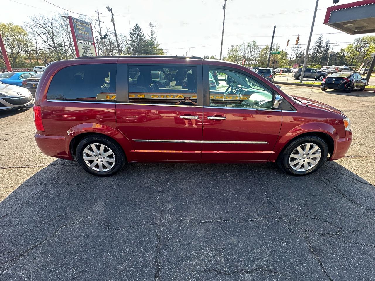 Chrysler Town & Country 4dr Wgn Touring-L 2012