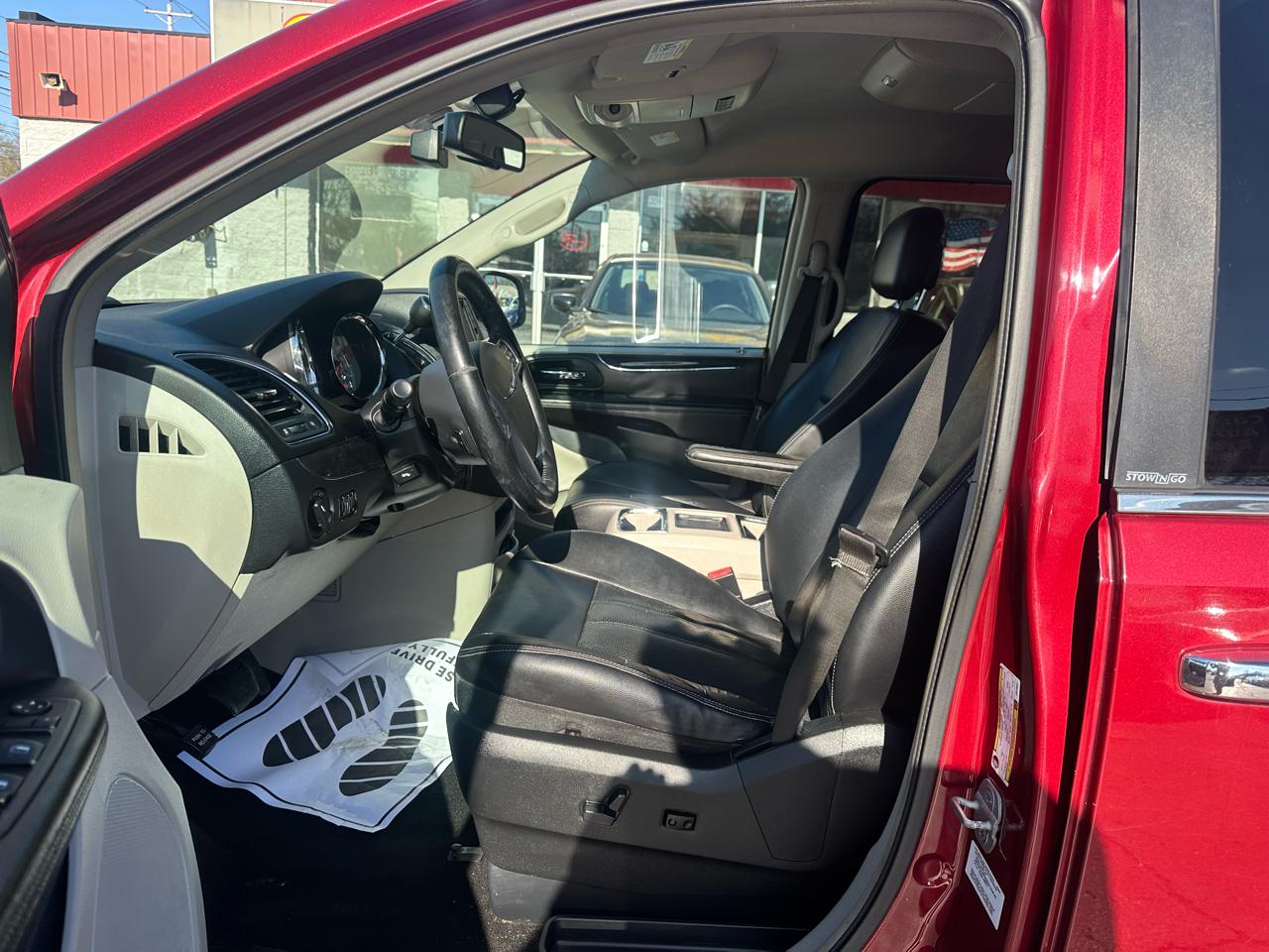 Chrysler Town & Country 4dr Wgn Touring-L 2012