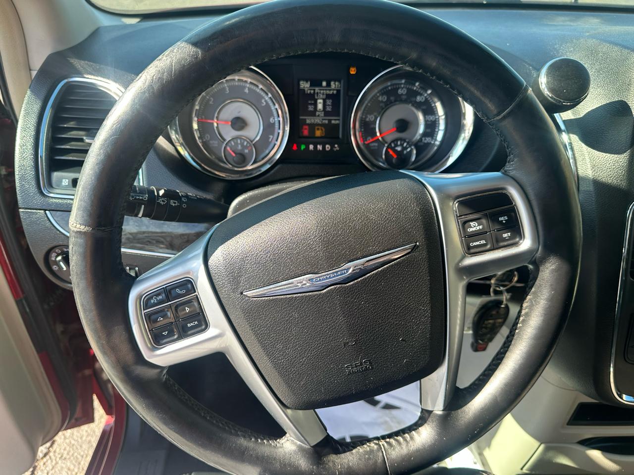 Chrysler Town & Country 4dr Wgn Touring-L 2012