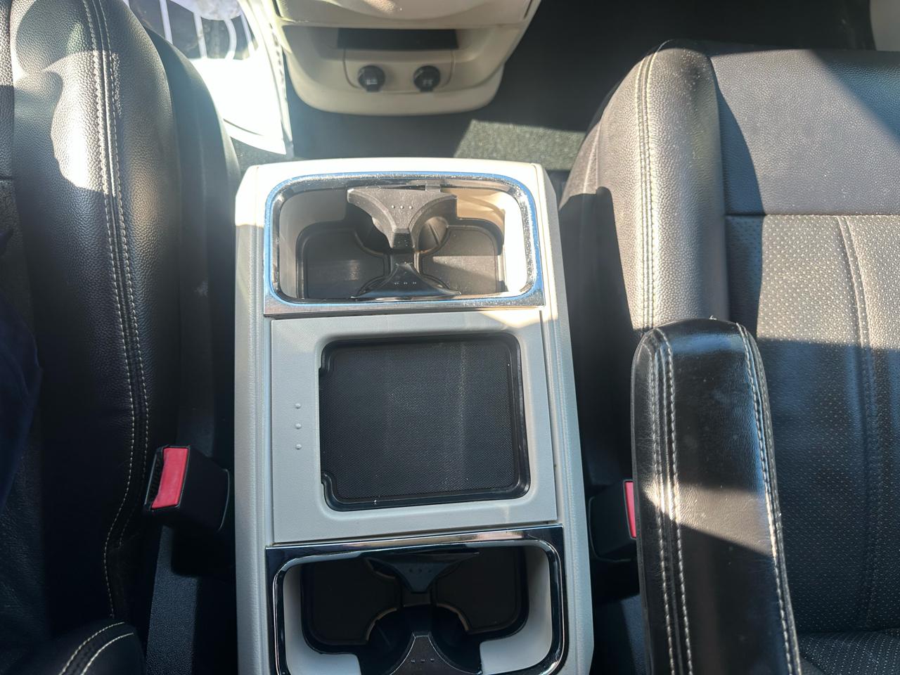 Chrysler Town & Country 4dr Wgn Touring-L 2012