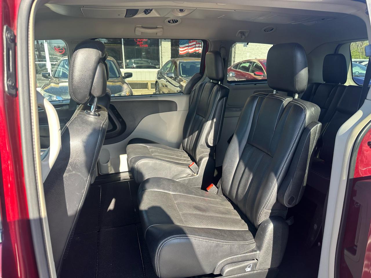 Chrysler Town & Country 4dr Wgn Touring-L 2012