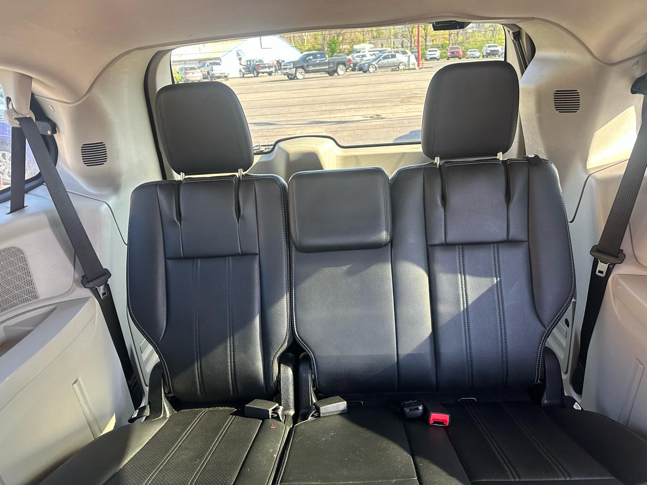 Chrysler Town & Country 4dr Wgn Touring-L 2012