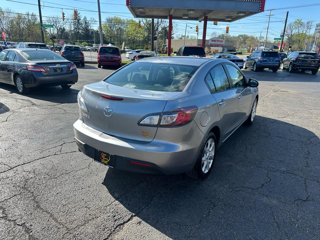 Mazda MAZDA3 4dr Sdn Auto i Touring 2010