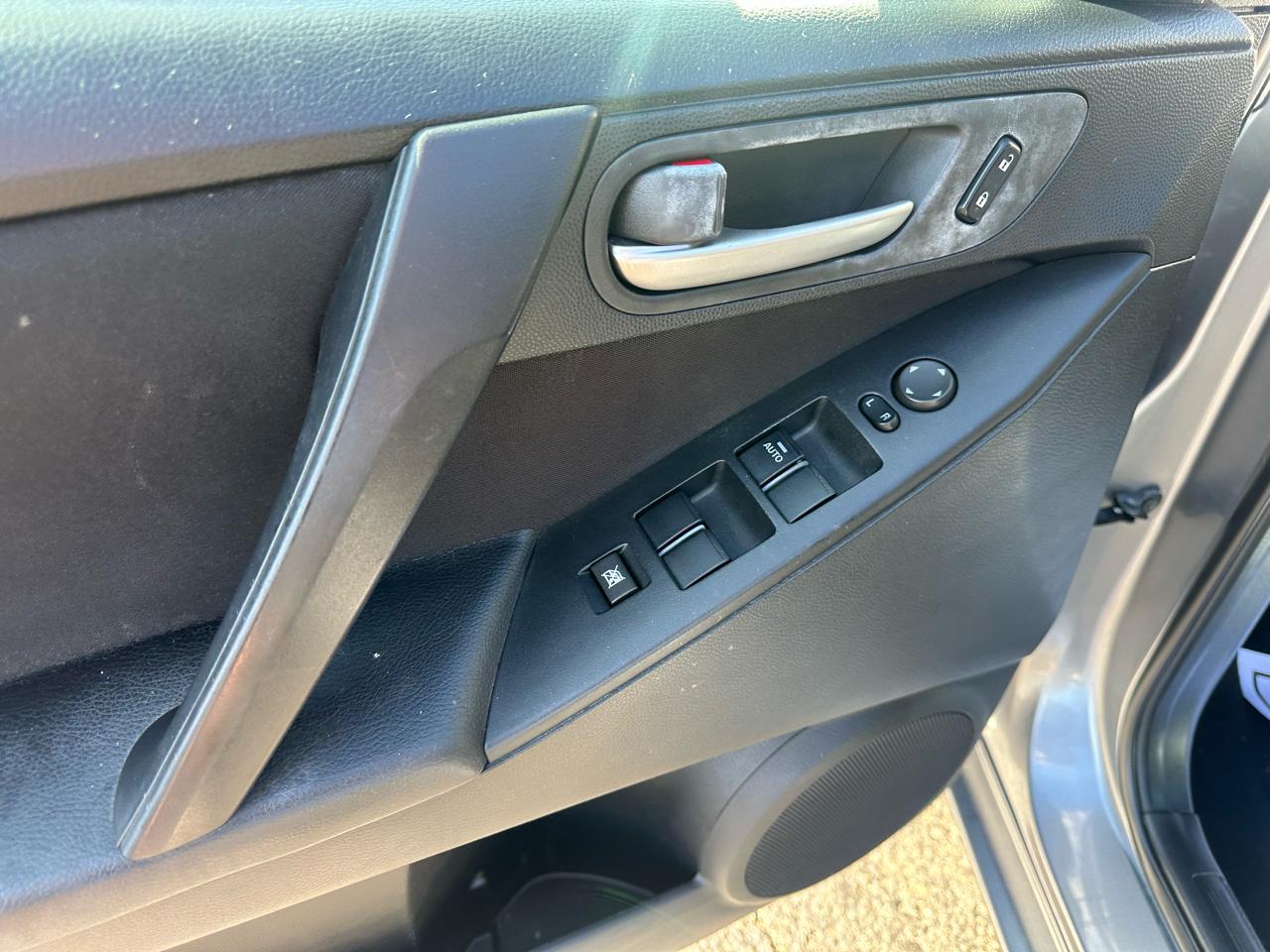 Mazda MAZDA3 4dr Sdn Auto i Touring 2010