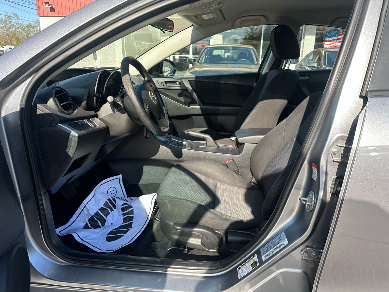 Mazda MAZDA3 4dr Sdn Auto i Touring 2010