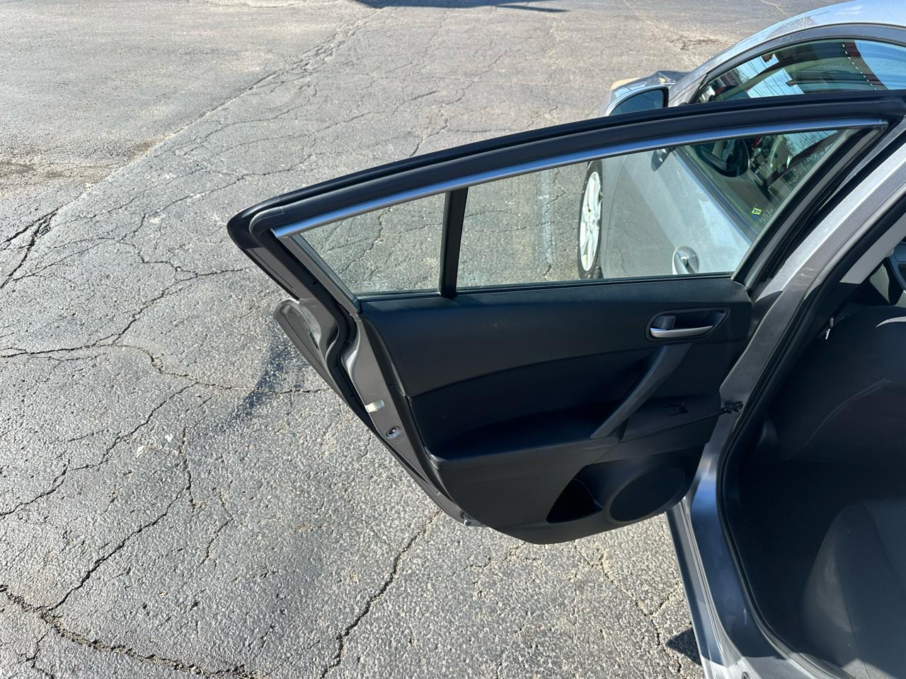 Mazda MAZDA3 4dr Sdn Auto i Touring 2010