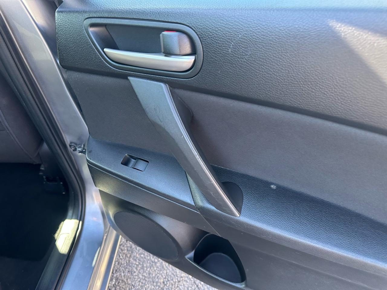 Mazda MAZDA3 4dr Sdn Auto i Touring 2010