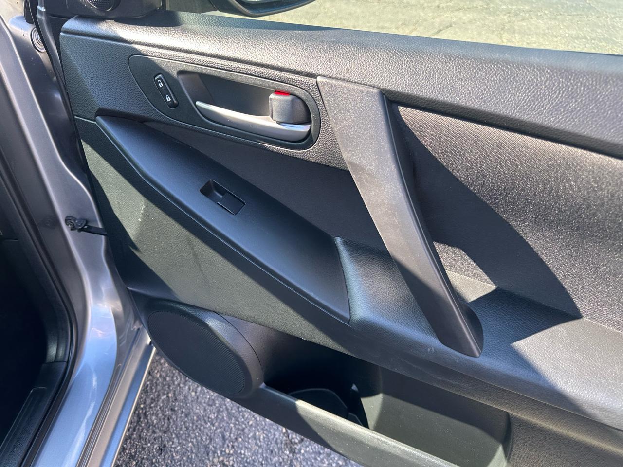 Mazda MAZDA3 4dr Sdn Auto i Touring 2010