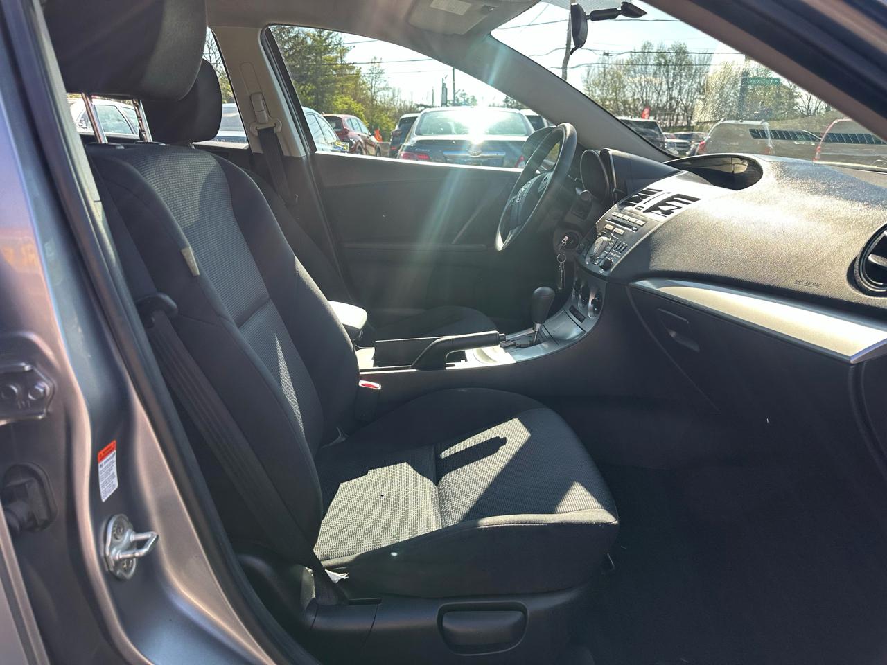 Mazda MAZDA3 4dr Sdn Auto i Touring 2010