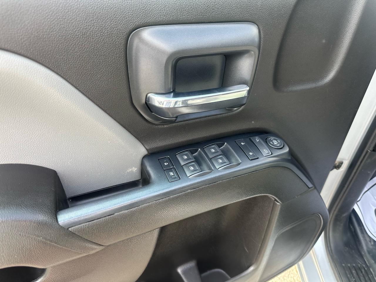 Chevrolet Silverado 1500 4WD Double Cab 143.5" Custom 2017