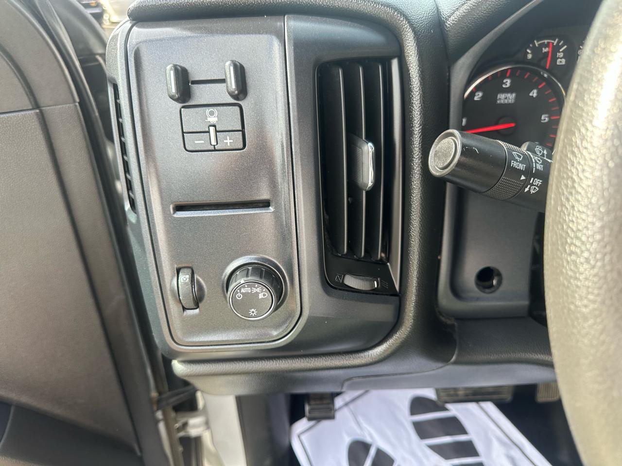 Chevrolet Silverado 1500 4WD Double Cab 143.5" Custom 2017