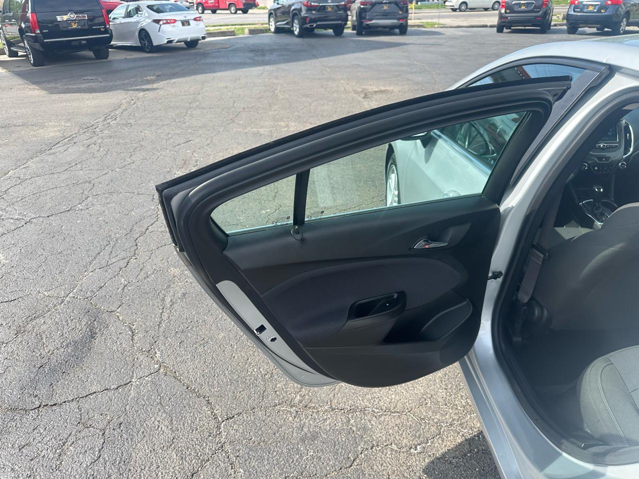 Chevrolet Cruze 4dr Sdn 1.4L LT w/1SD 2017