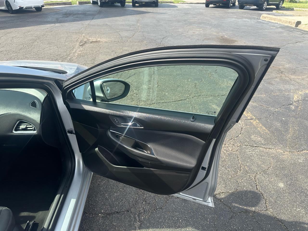 Chevrolet Cruze 4dr Sdn 1.4L LT w/1SD 2017