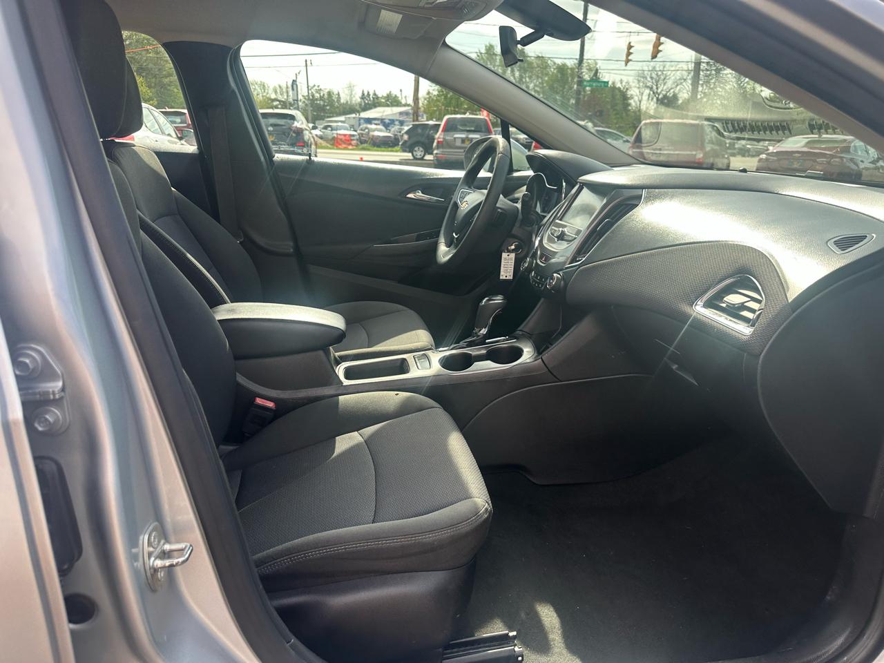 Chevrolet Cruze 4dr Sdn 1.4L LT w/1SD 2017