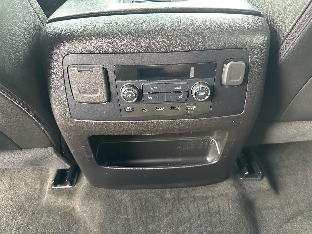 Chevrolet Tahoe 4WD 4dr Premier 2018