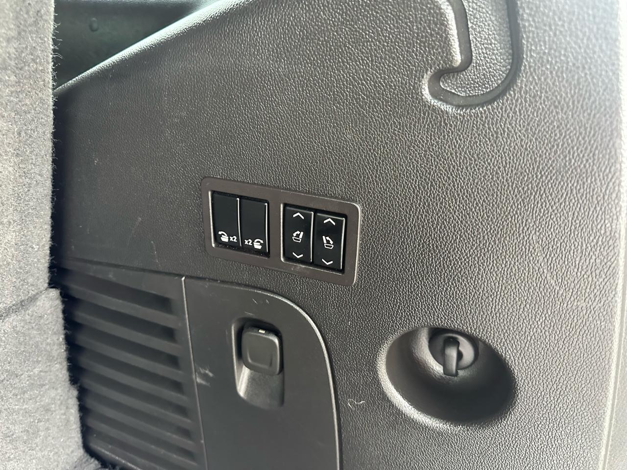 Chevrolet Tahoe 4WD 4dr Premier 2018