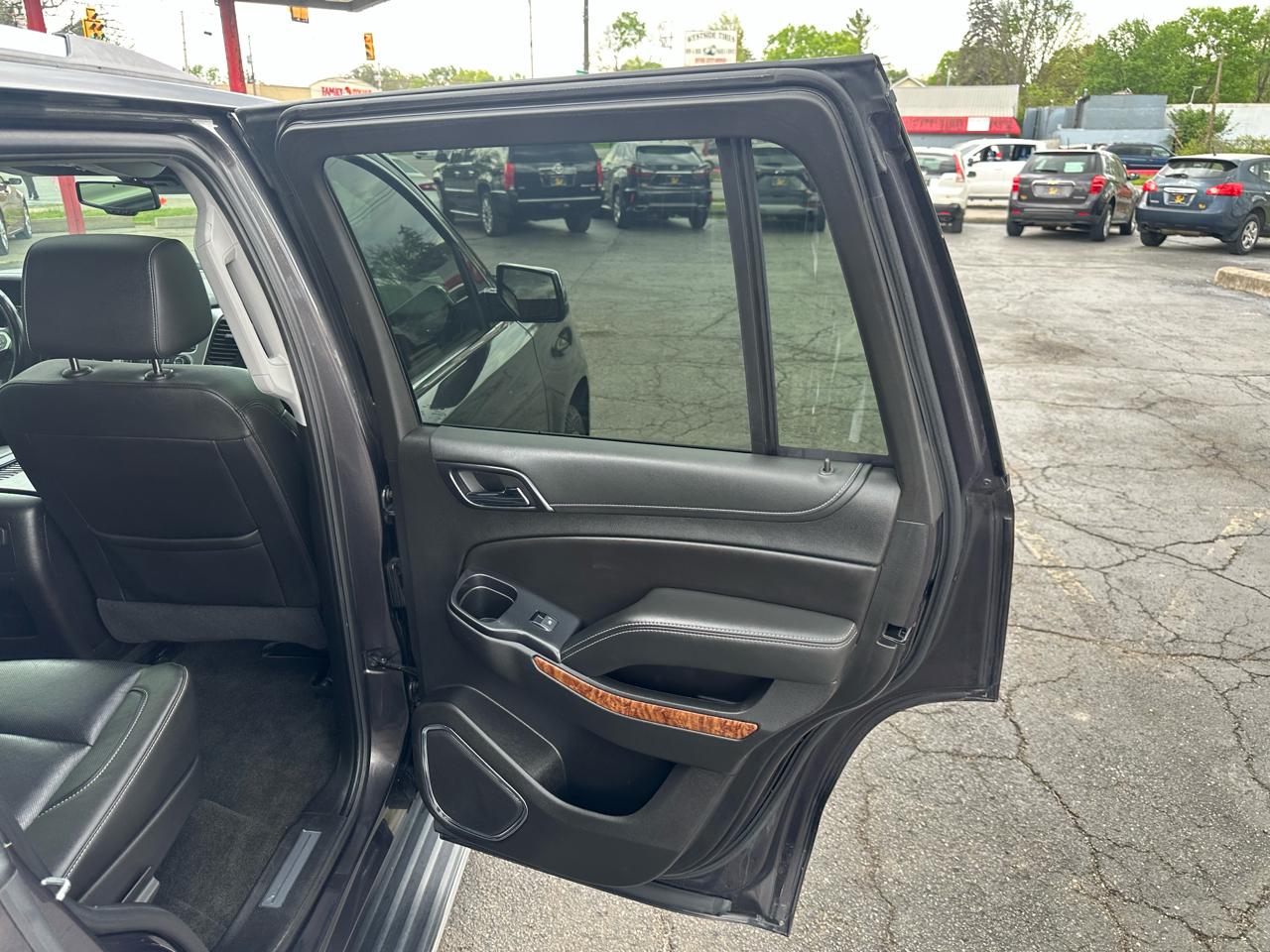 Chevrolet Tahoe 4WD 4dr Premier 2018