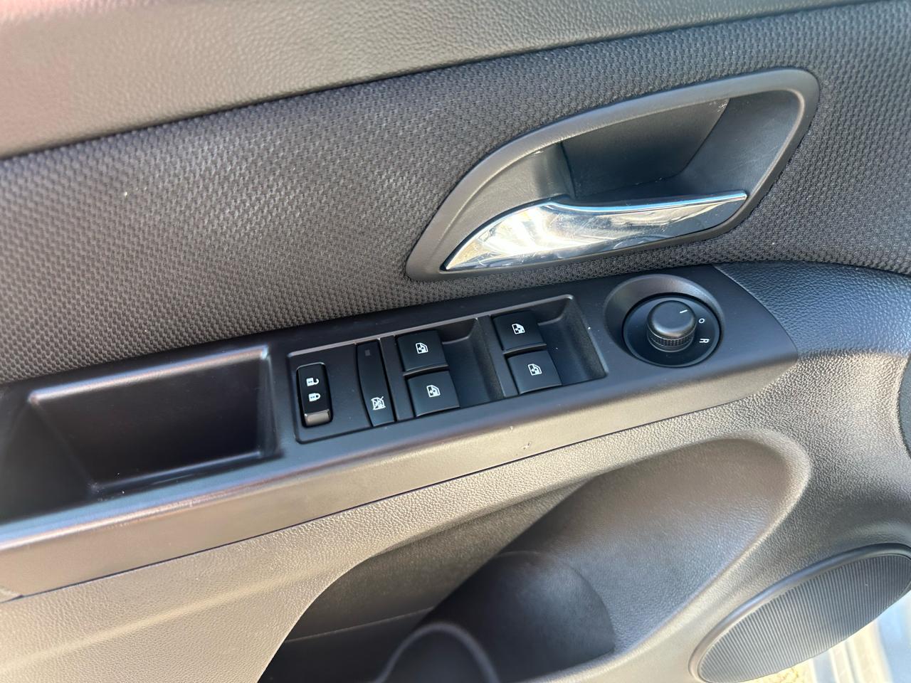 Chevrolet Cruze Limited 4dr Sdn Auto LT w/1LT 2016