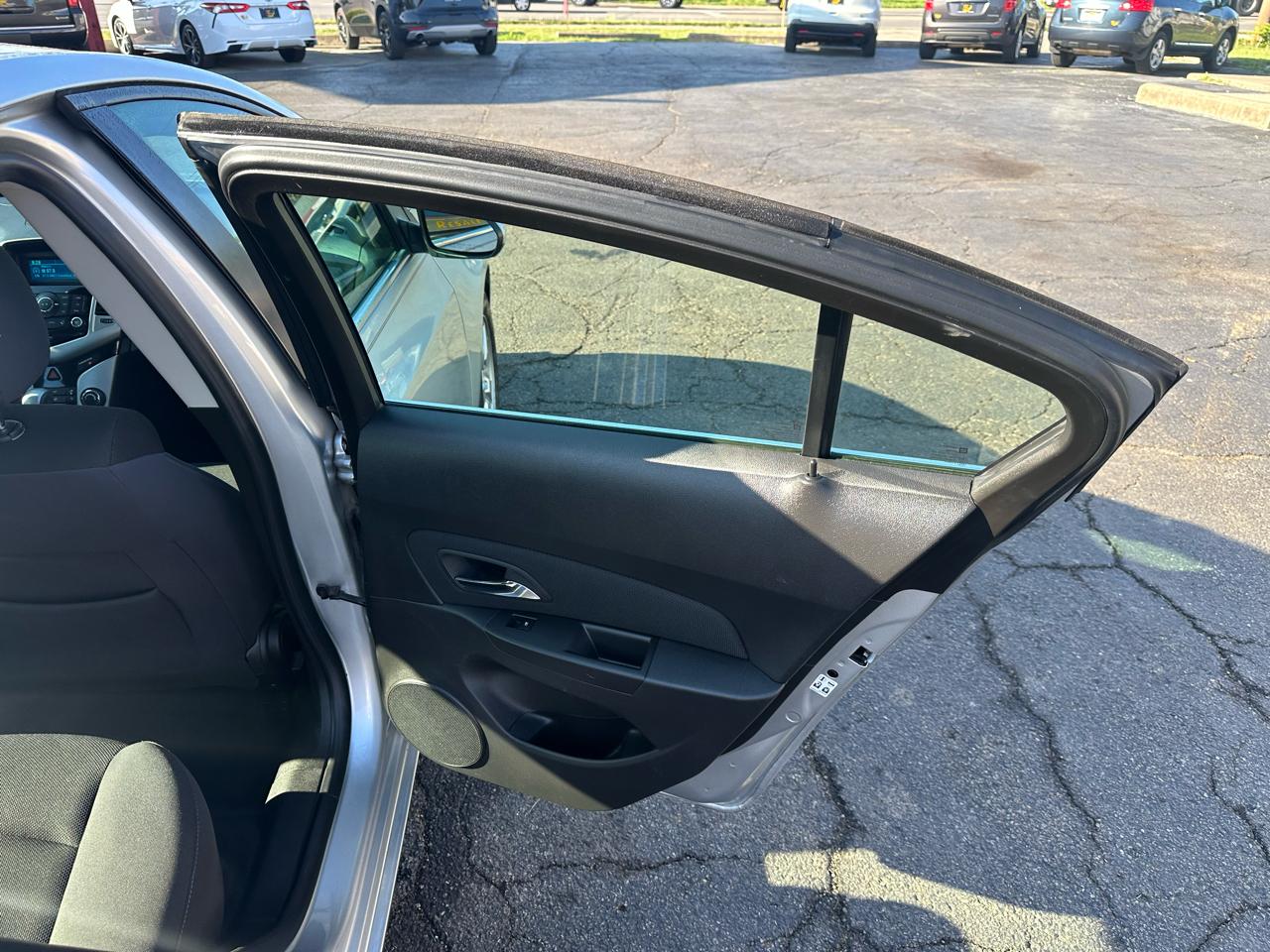 Chevrolet Cruze Limited 4dr Sdn Auto LT w/1LT 2016