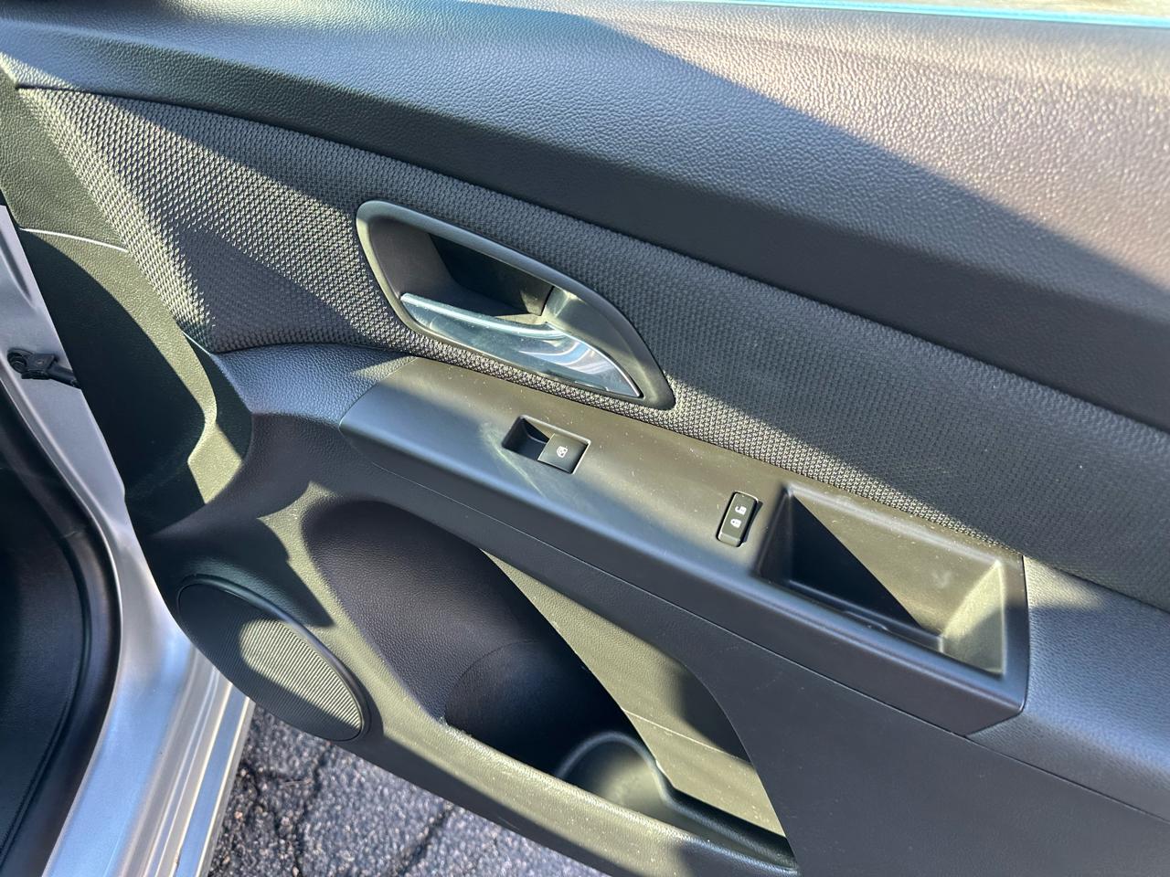 Chevrolet Cruze Limited 4dr Sdn Auto LT w/1LT 2016