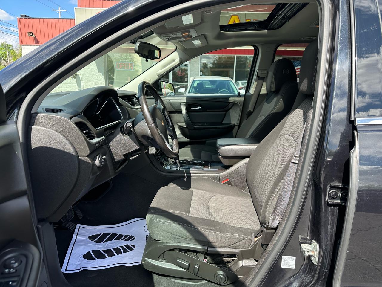 Chevrolet Traverse AWD 4dr LT w/1LT 2015