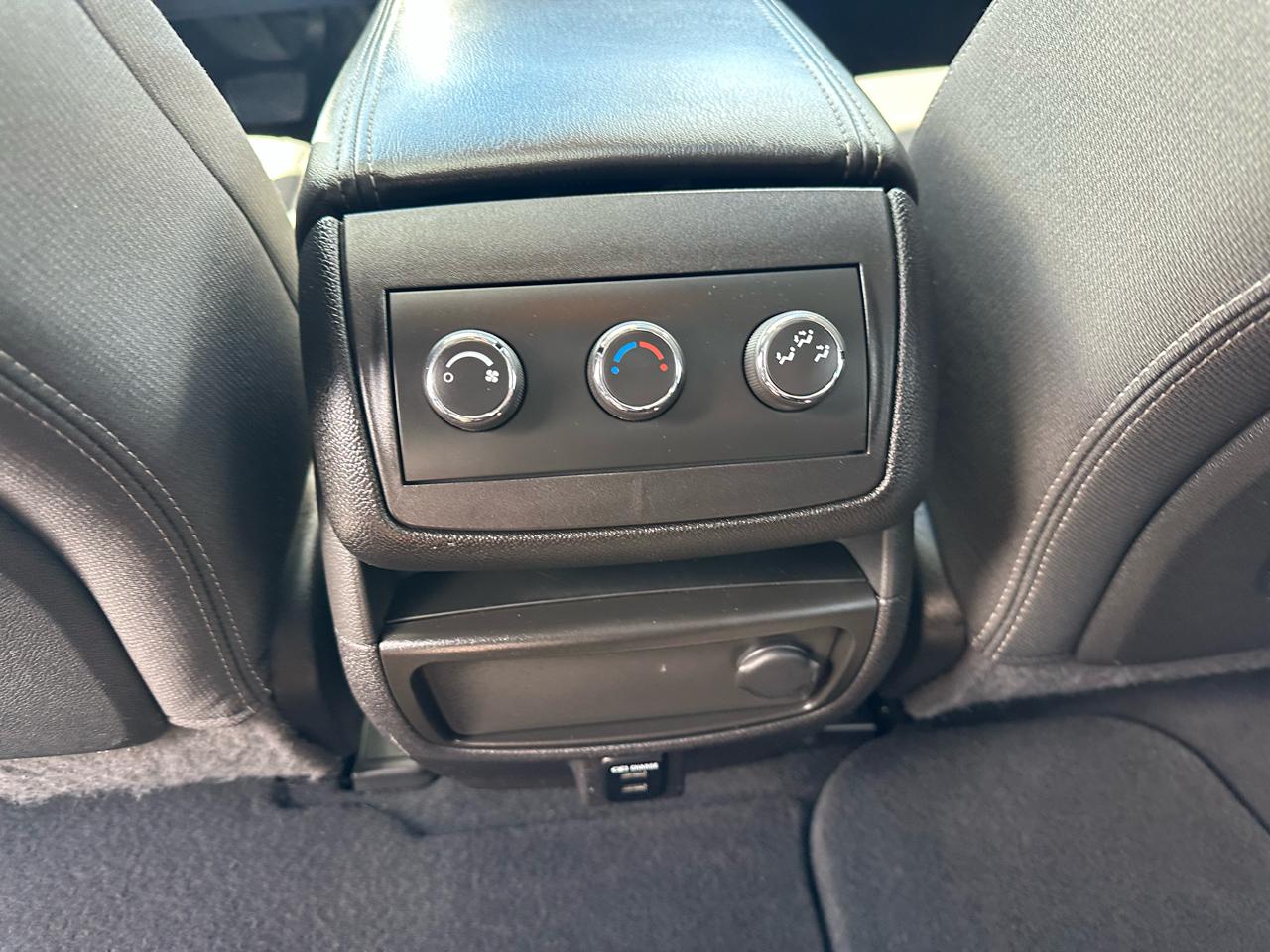 Chevrolet Traverse AWD 4dr LT w/1LT 2015